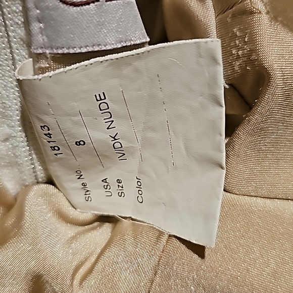 STUNNING CHRISTINA WU PRIVATE TAN/LACE  FITTED WEDDING DRESS 18143 - Picture 10 of 16